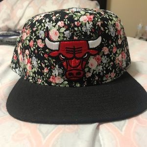NWT Adidas Chicago Bulls NBA SnapBack Hat.